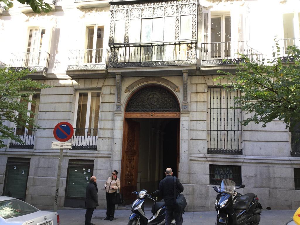 Opera By Forever Rentals Madrid Exteriér fotografie